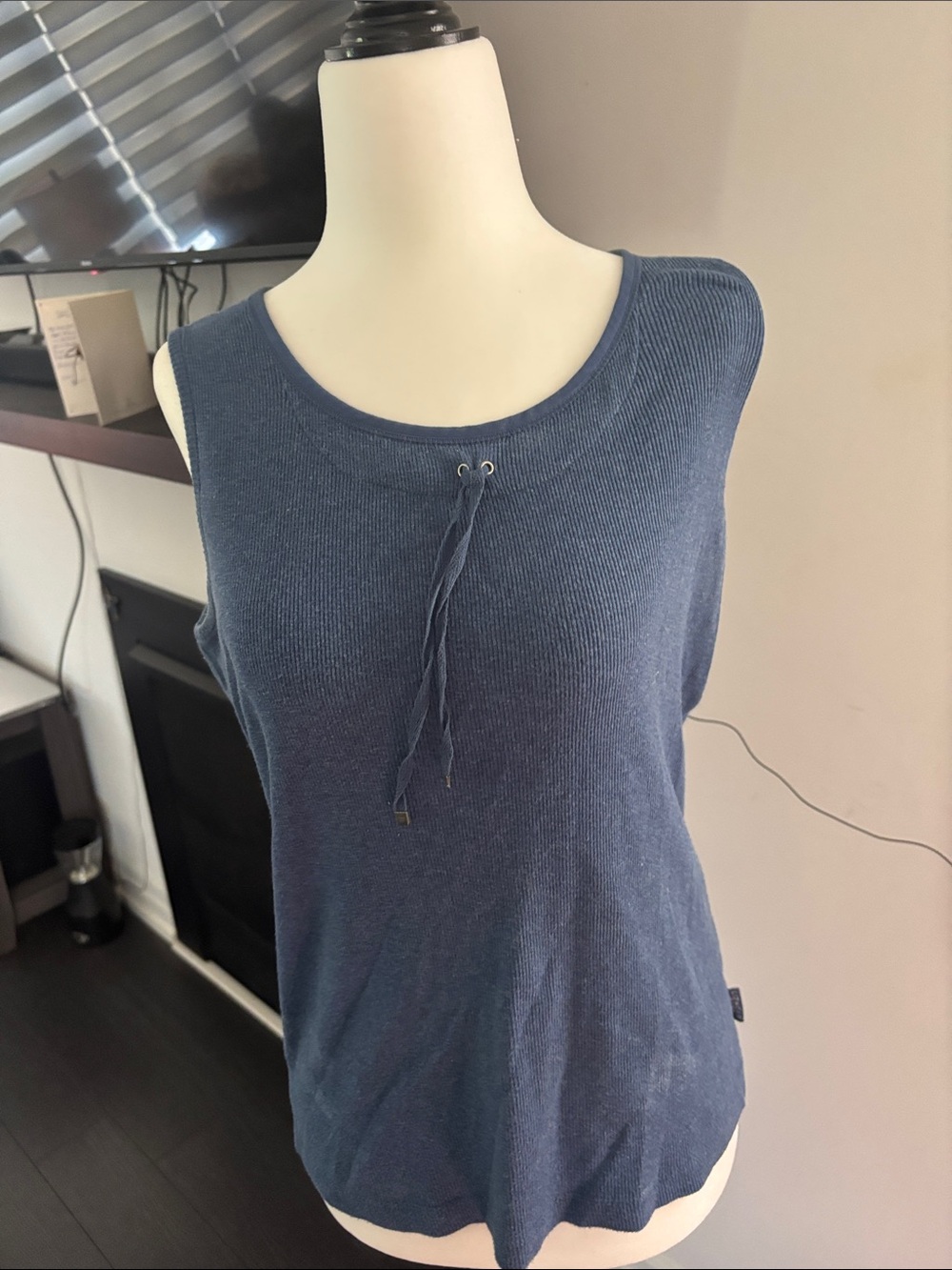 Liz Claiborne Blue Sleeveless Knit Tank with Neck Tie